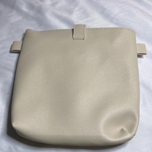 Cheer Bear Crossbody - Picture 2 of 3